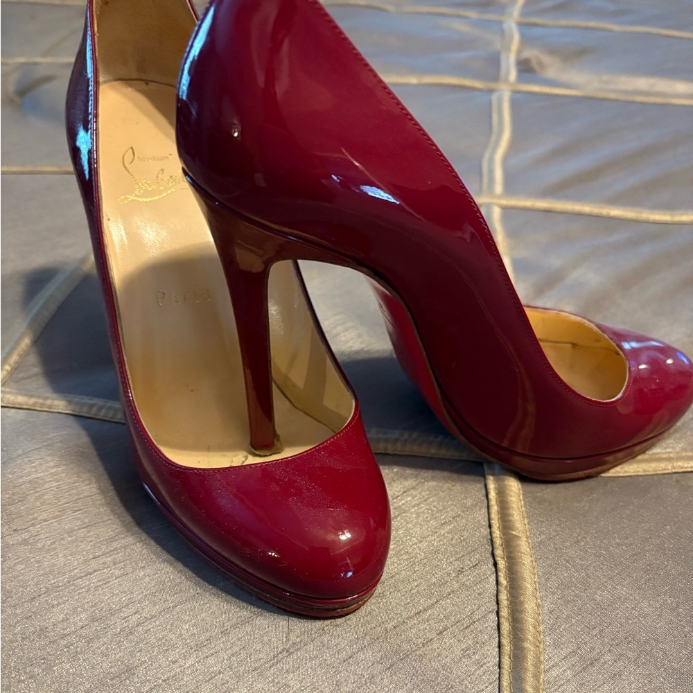 AUTHENTIC Christian Louboutin size 7 (UK 37) 4.5 inch pumps